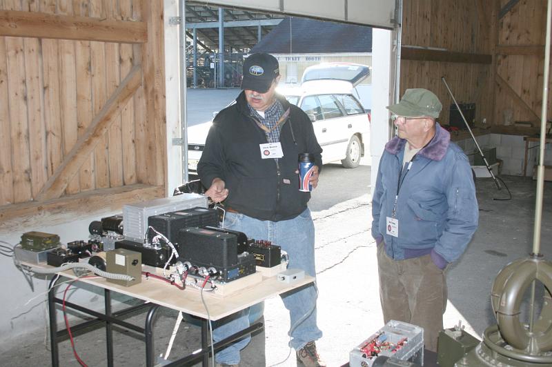 IMG_1000.JPG - WB2JWU's HF/VHF ARC-5 setup.